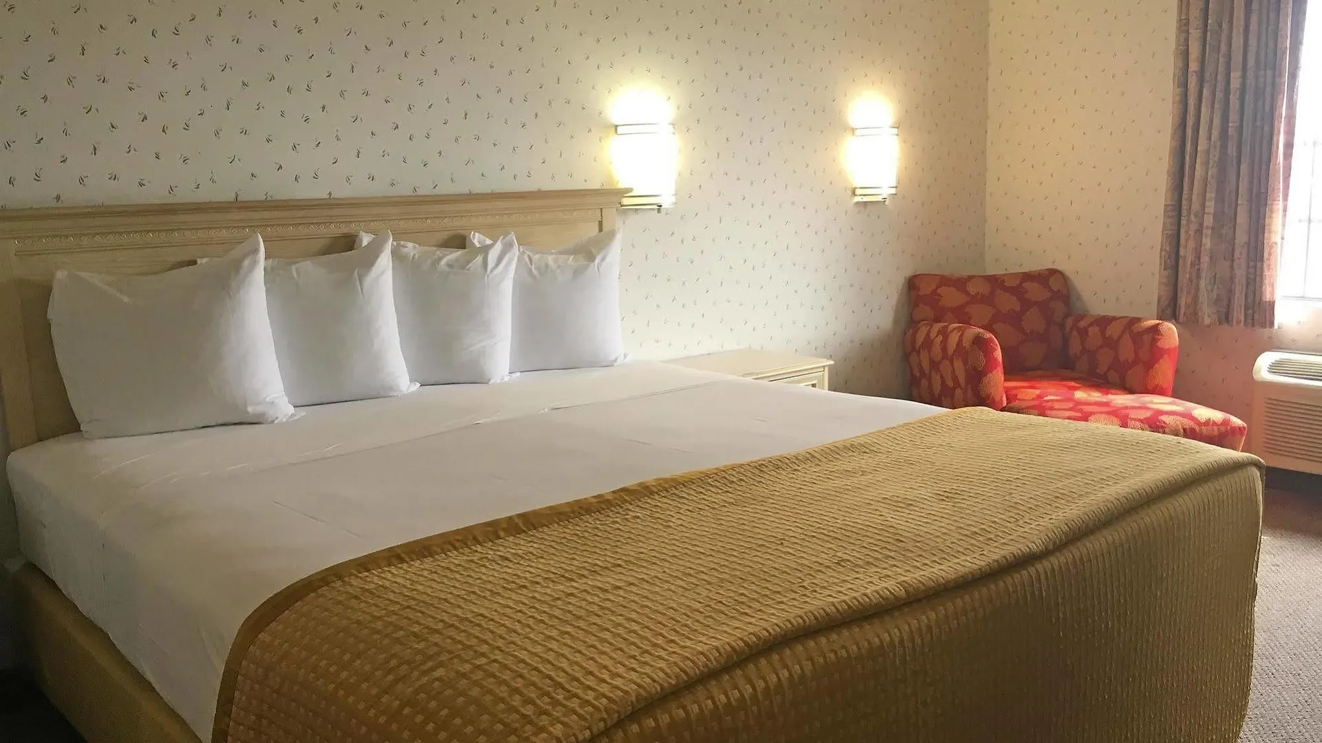 Lax Stadium Inn Lennox